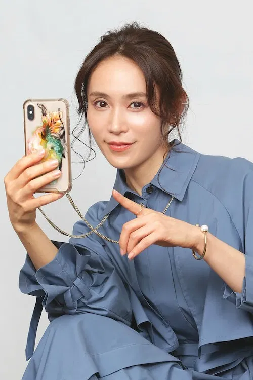38岁离婚单身女尝试相亲APP的成果日记(2020)海报